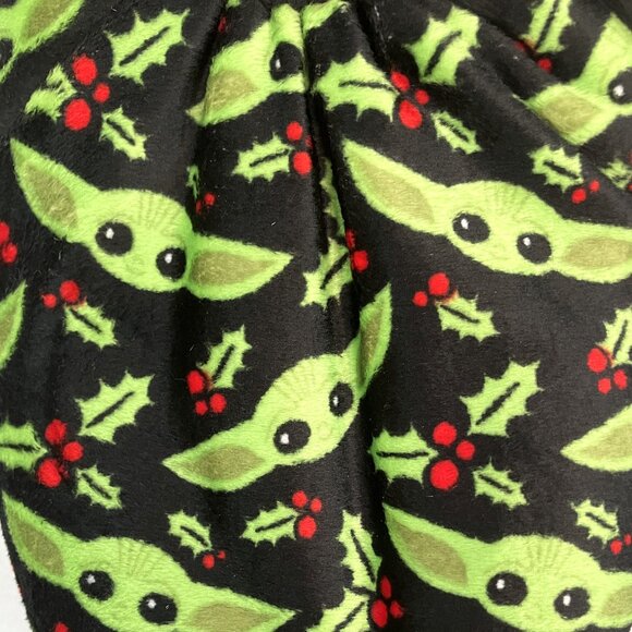 NWT Unisex Fuzzy Baba Star Wars Grogu Baby Yoda Slipper Socks With No-Slip Sole - Picture 2 of 4